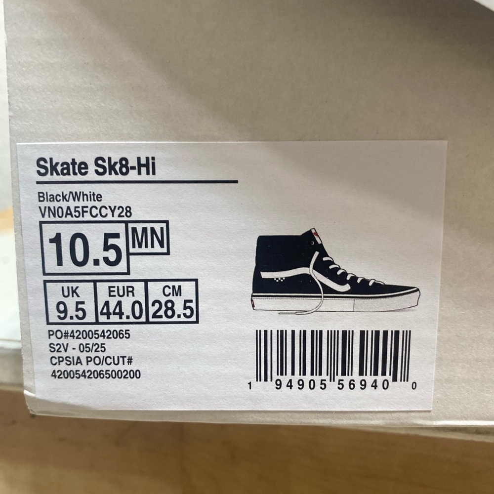 Vans Skate Sk8-Hi Sneakers - Black and White